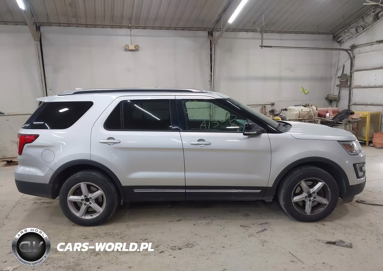 2017 Ford Explorer Xlt VIN:1FM5K8D88HGA56751 - 13