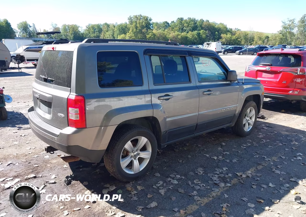 2012 Jeep Patriot Latitude VIN:1C4NJRFBXCD571959 - 4