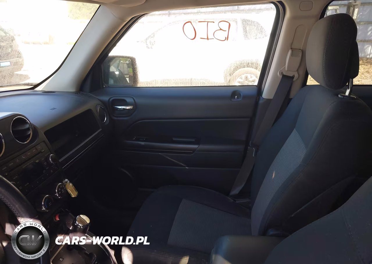 2012 Jeep Patriot Latitude VIN:1C4NJRFBXCD571959 - 5