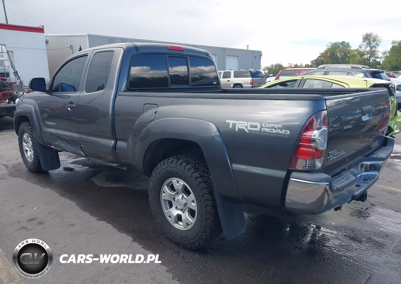 2013 Toyota Tacoma Prerunner V6 VIN:5TFTU4GN0DX037735 - 3