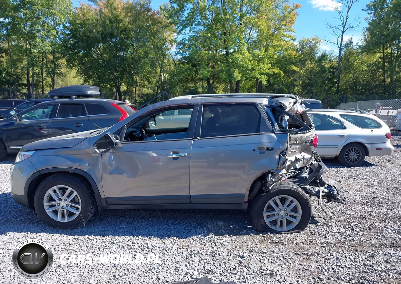 2015 Kia Sorento Lx VIN:5XYKT3A67FG660236 - 14