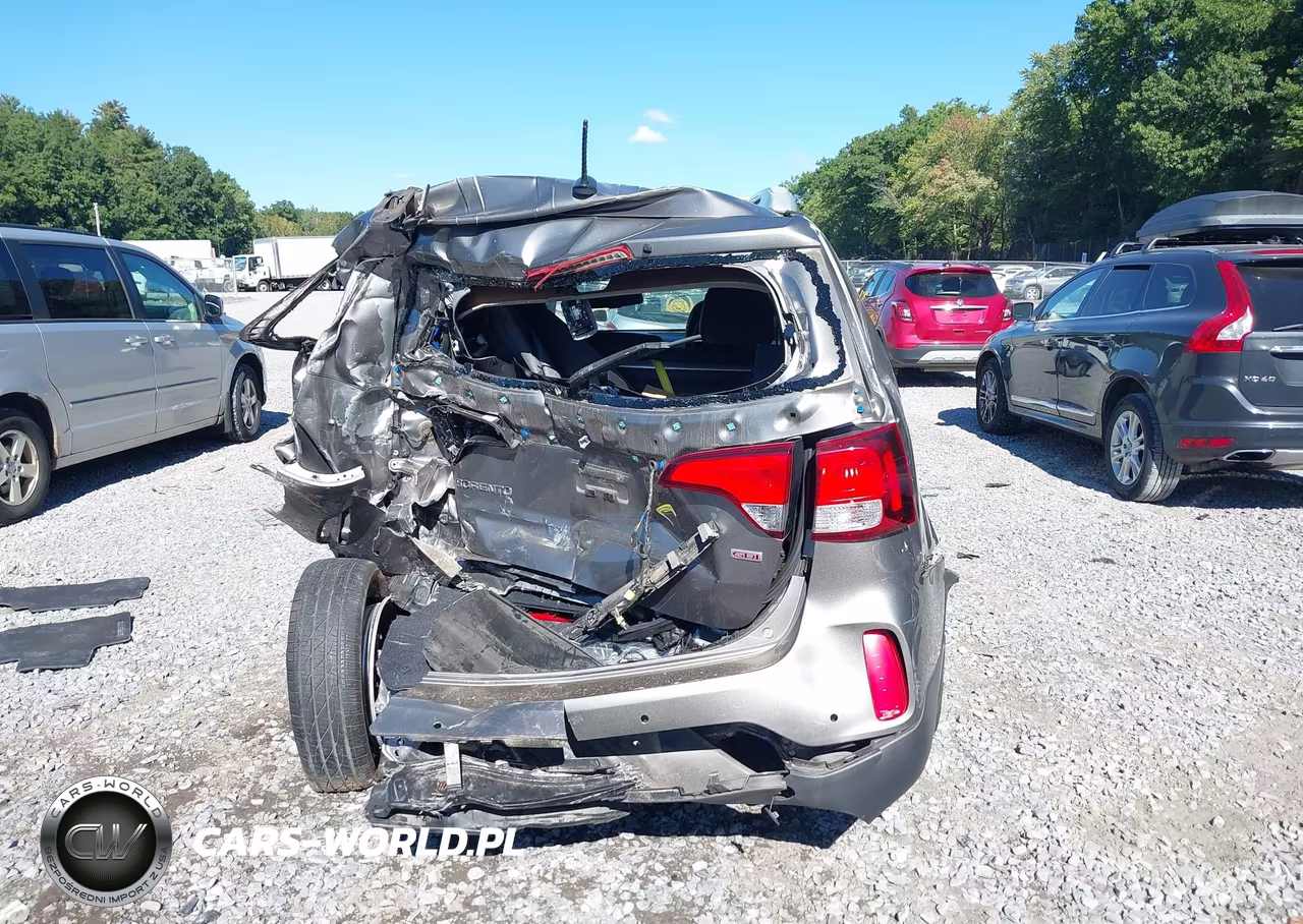 2015 Kia Sorento Lx VIN:5XYKT3A67FG660236 - 16