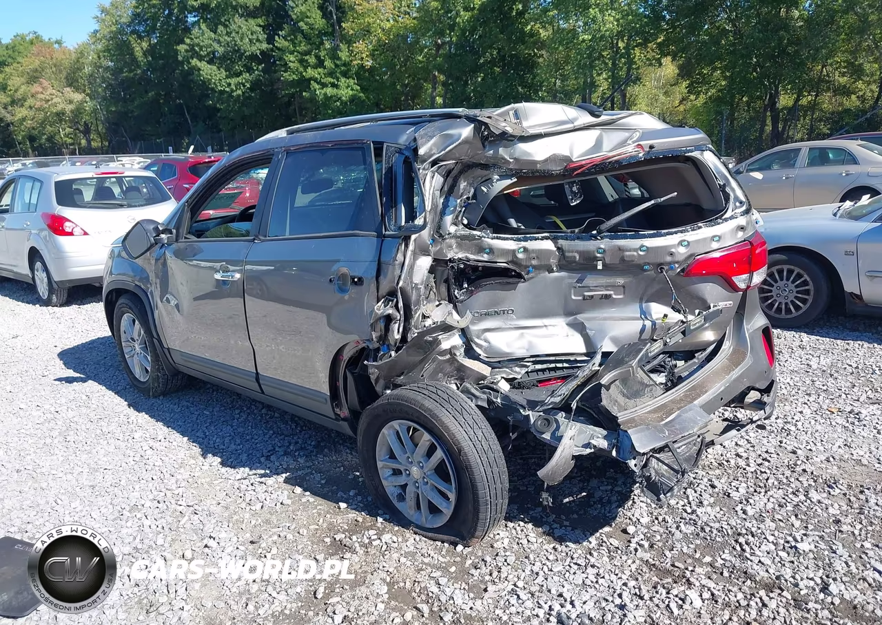 2015 Kia Sorento Lx VIN:5XYKT3A67FG660236 - 3
