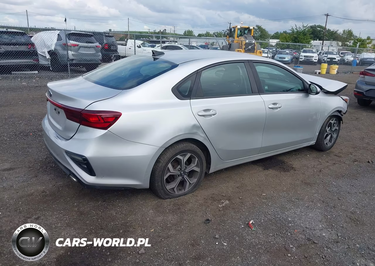 2020 Kia Forte Lxs VIN:3KPF24AD8LE144825 - 4