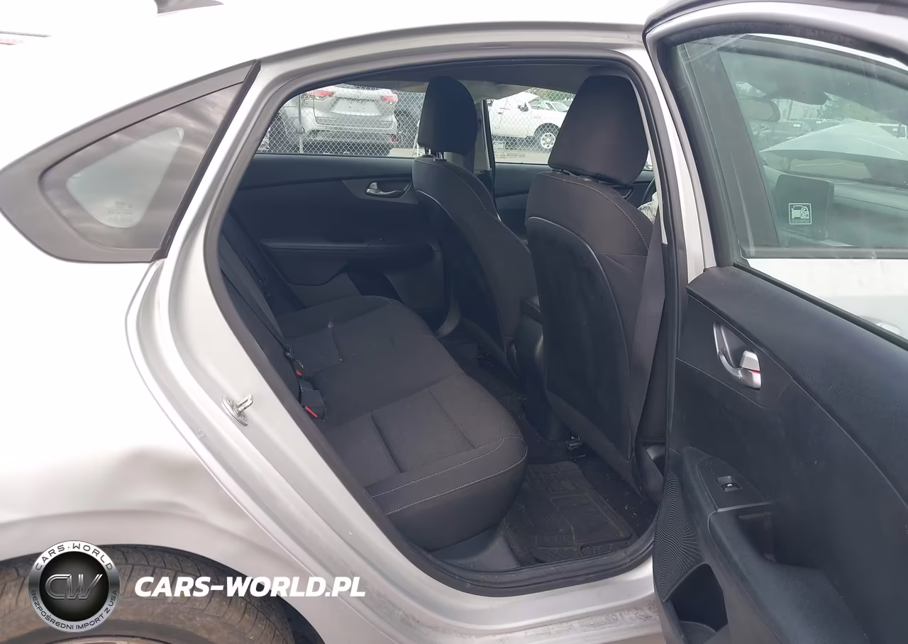 2020 Kia Forte Lxs VIN:3KPF24AD8LE144825 - 8
