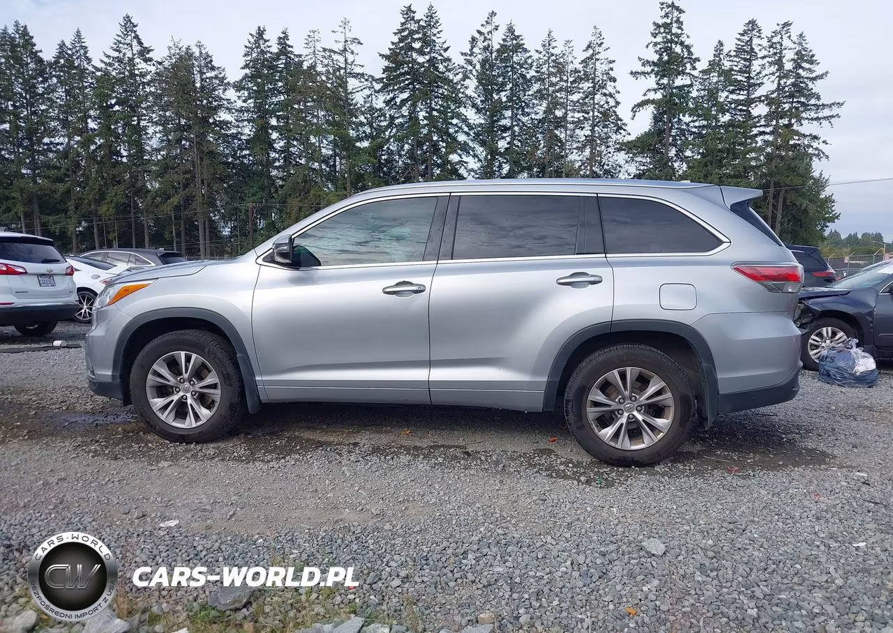 2015 Toyota Highlander Xle V6 VIN:5TDJKRFH2FS176053 - 14
