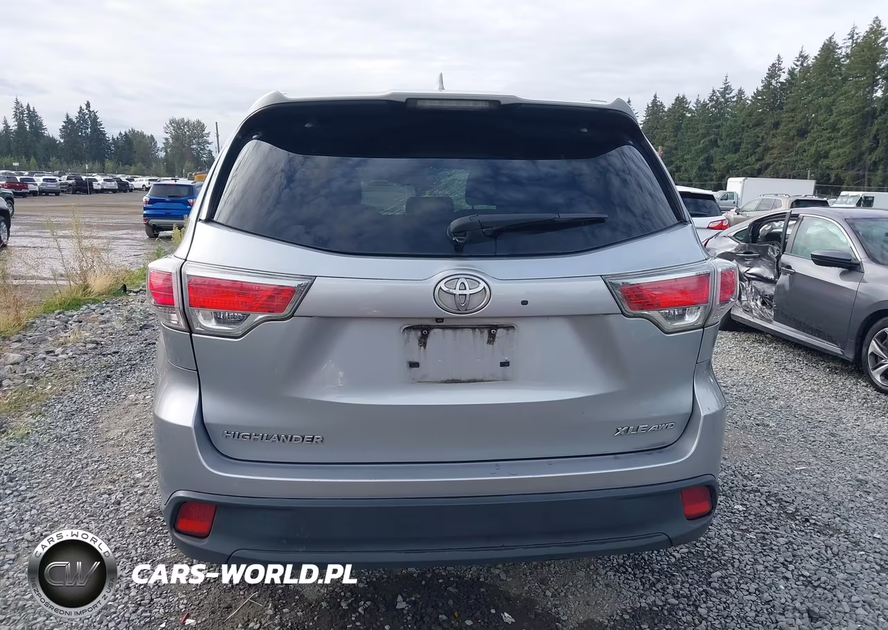 2015 Toyota Highlander Xle V6 VIN:5TDJKRFH2FS176053 - 16