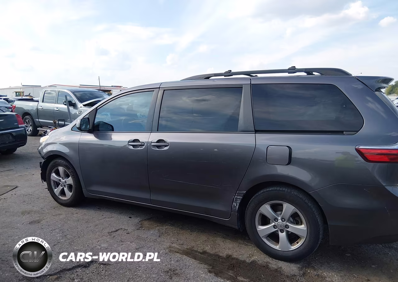 2015 Toyota Sienna Le 8 Passenger VIN:5TDKK3DC9FS689163 - 14