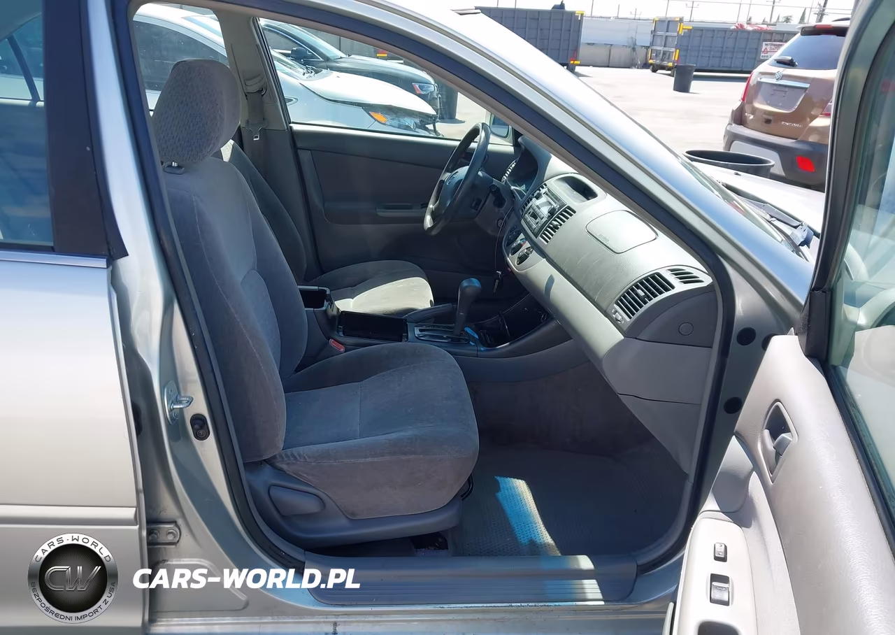2003 Toyota Camry Le VIN:JTDBE32K530196399 - 5