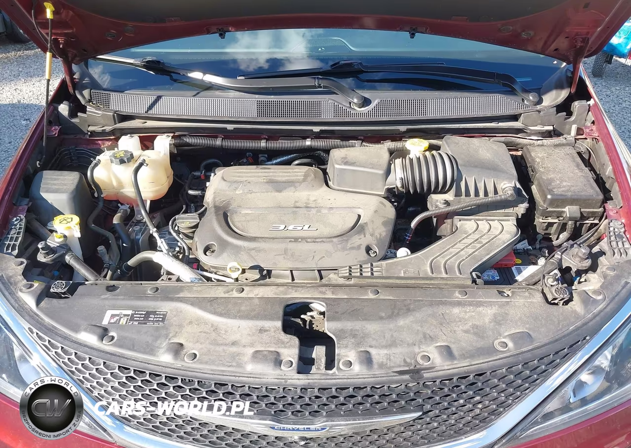 2017 Chrysler Pacifica Limited VIN:2C4RC1GG7HR777929 - 10