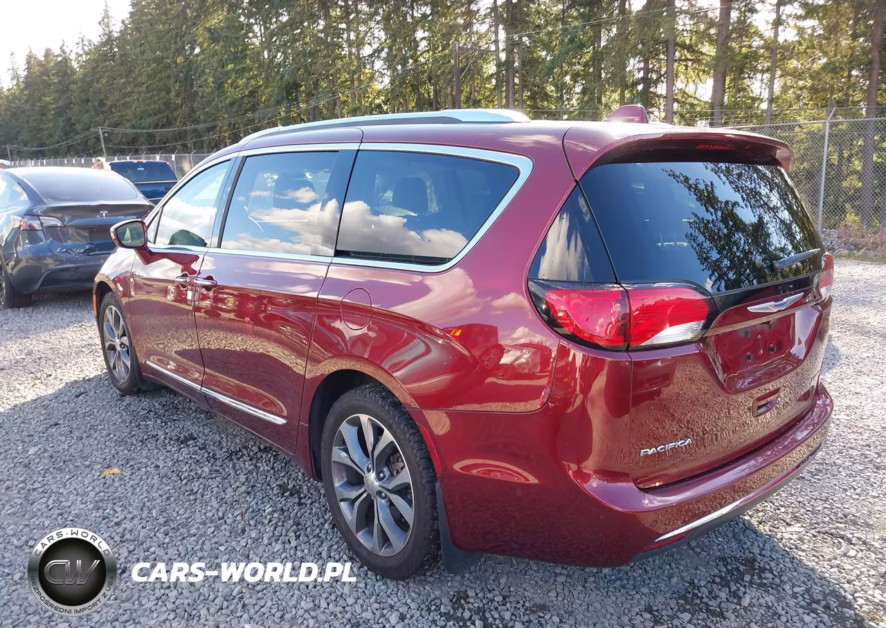 2017 Chrysler Pacifica Limited VIN:2C4RC1GG7HR777929 - 3
