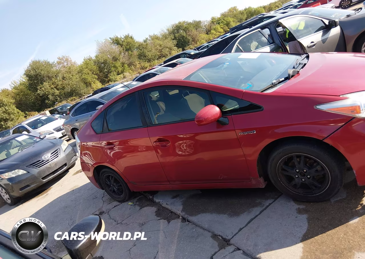 2013 Toyota Prius Two VIN:JTDKN3DU8D1639221 - 13
