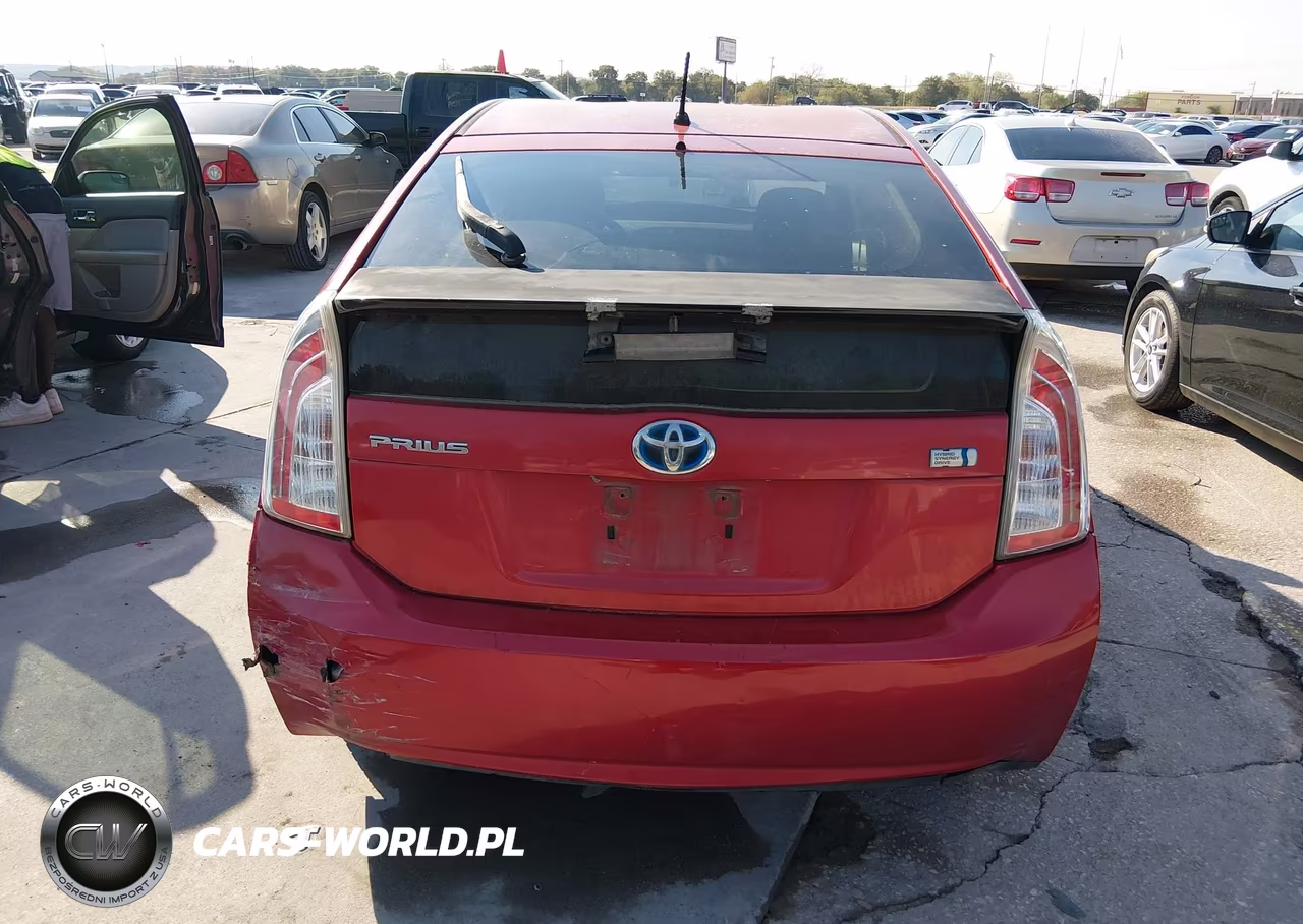 2013 Toyota Prius Two VIN:JTDKN3DU8D1639221 - 16