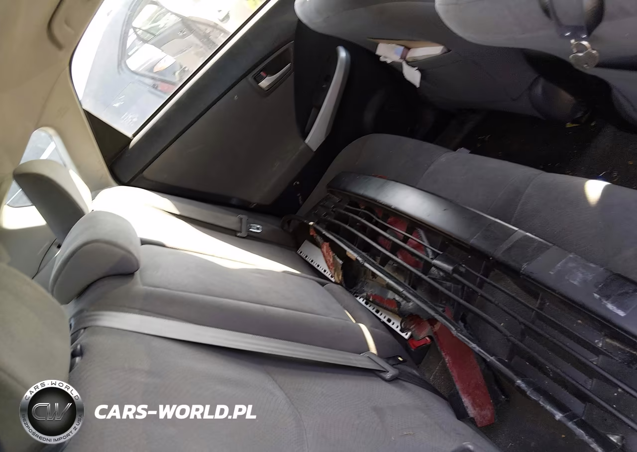 2013 Toyota Prius Two VIN:JTDKN3DU8D1639221 - 8