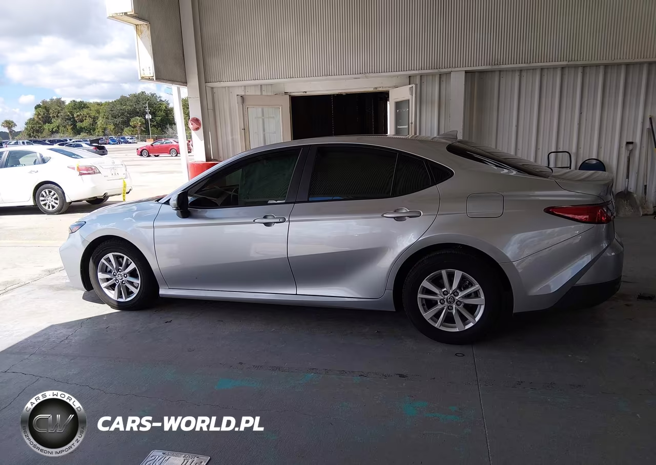 2025 Toyota Camry Le VIN:4T1DAACK4SU542470 - 14