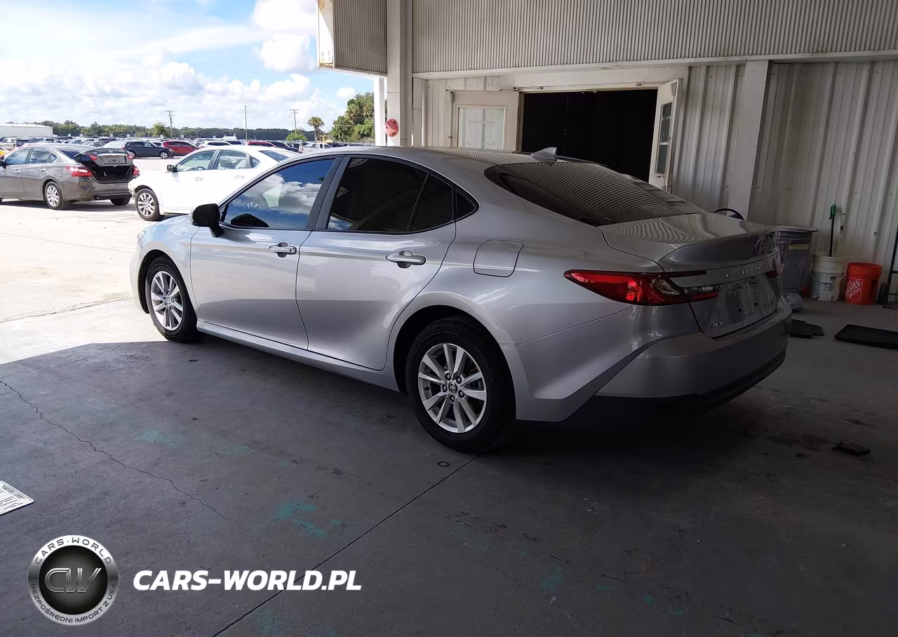 2025 Toyota Camry Le VIN:4T1DAACK4SU542470 - 3