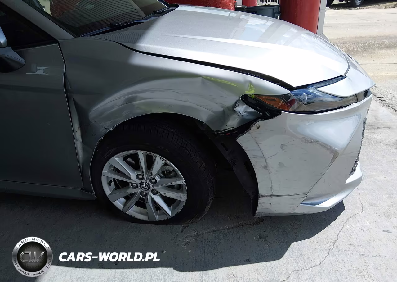 2025 Toyota Camry Le VIN:4T1DAACK4SU542470 - 6