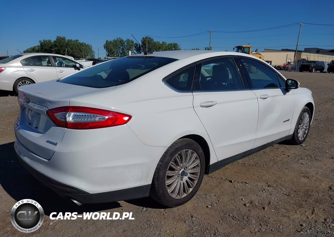2015 Ford Fusion Hybrid S VIN:3FA6P0UU5FR199791 - 4