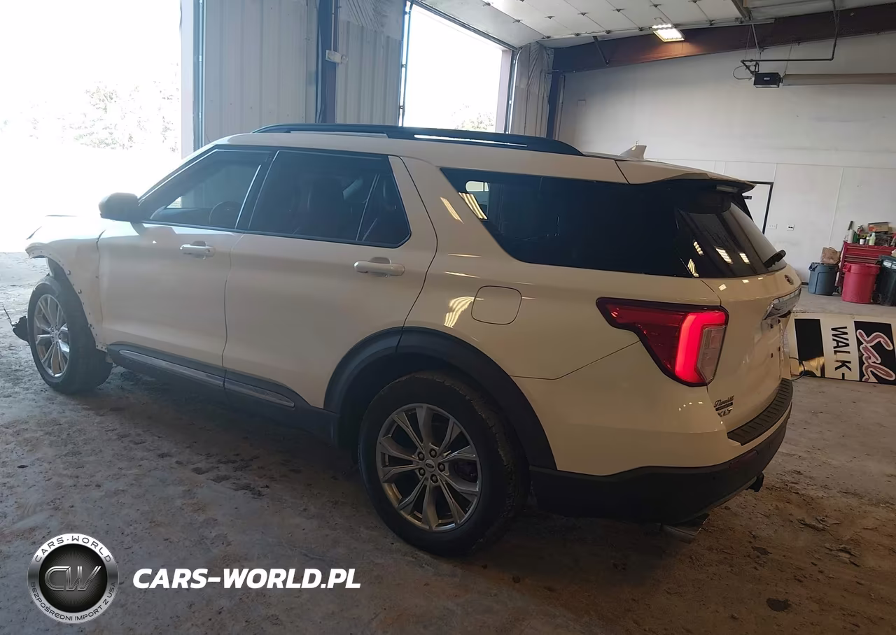 2020 Ford Explorer Xlt VIN:1FMSK8DHXLGA51174 - 3
