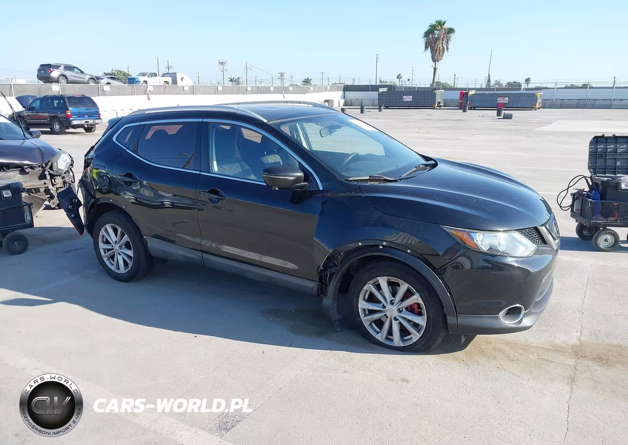 2018 Nissan Rogue Sport Sv – zdjęcie 1 z 17