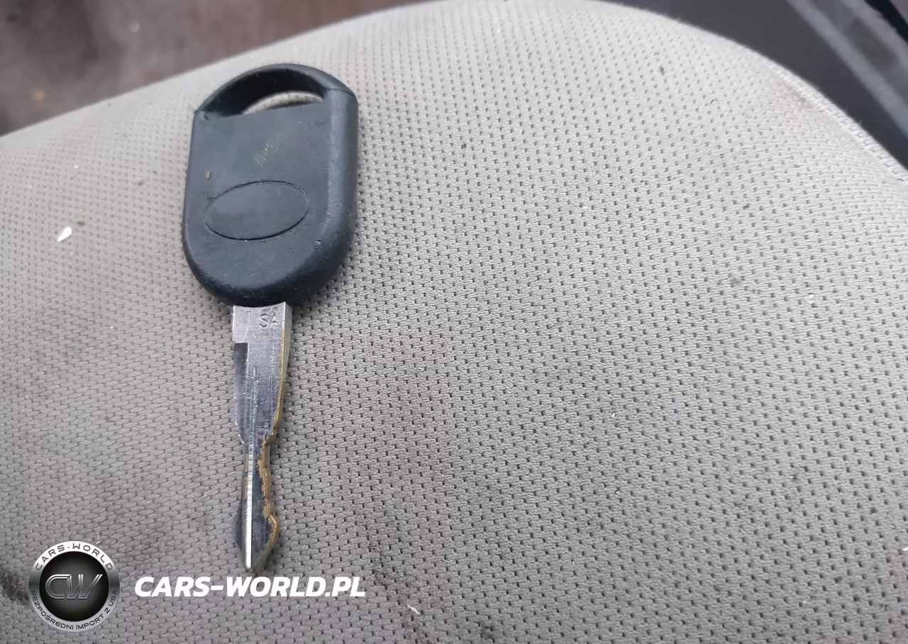 2008 Ford Focus S VIN:1FAHP32N98W239652 - 11