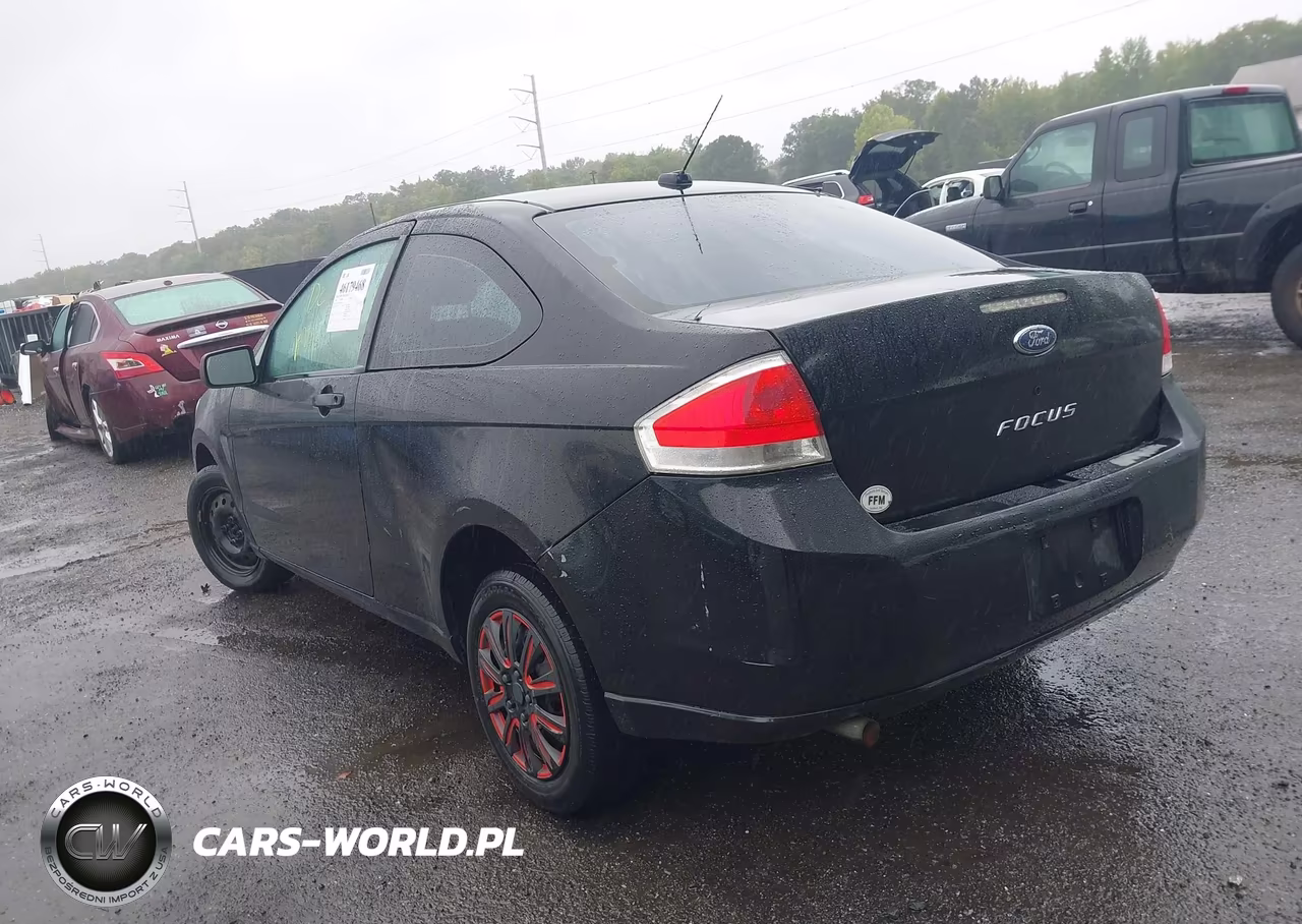 2008 Ford Focus S VIN:1FAHP32N98W239652 - 3