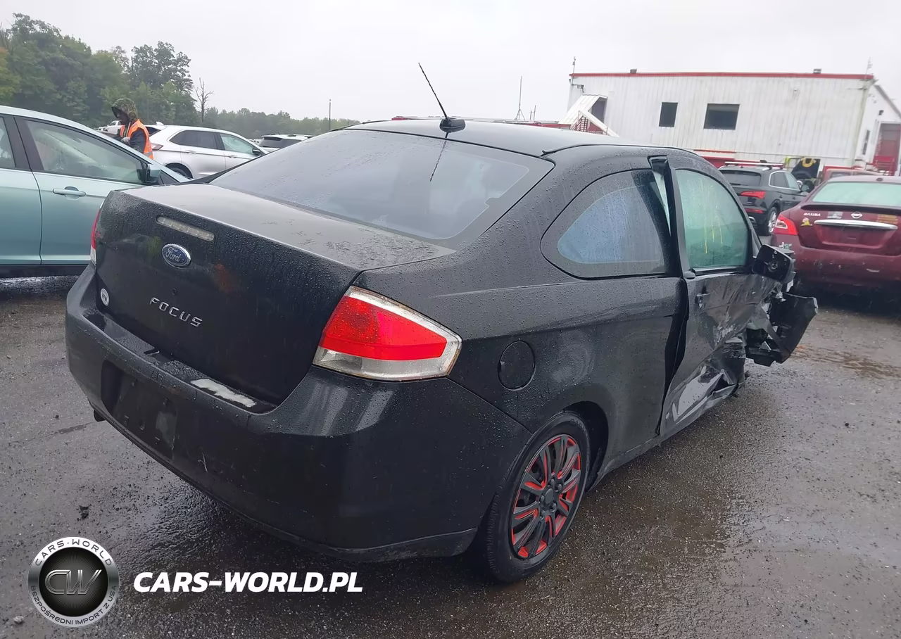 2008 Ford Focus S VIN:1FAHP32N98W239652 - 4
