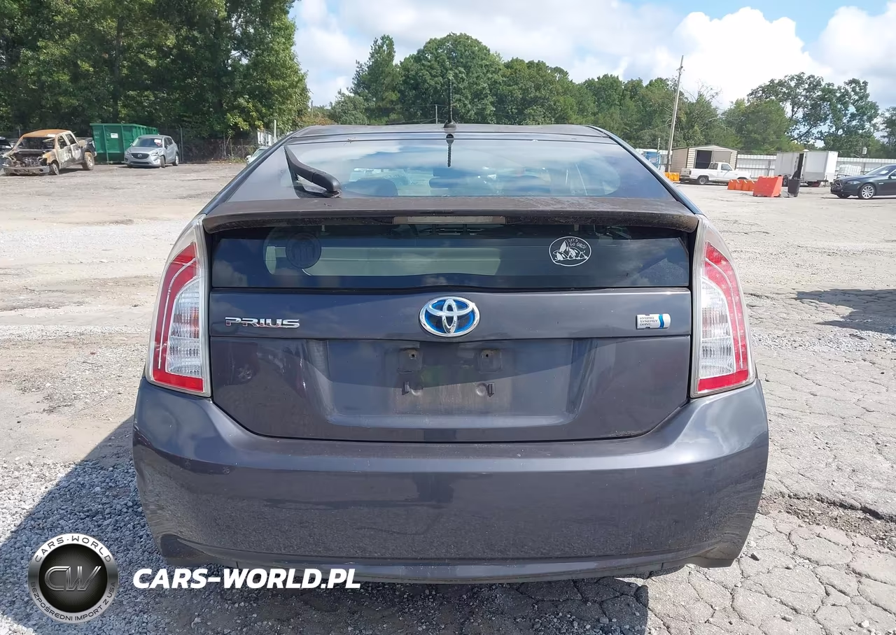 2013 Toyota Prius Two VIN:JTDKN3DU5D5675151 - 16