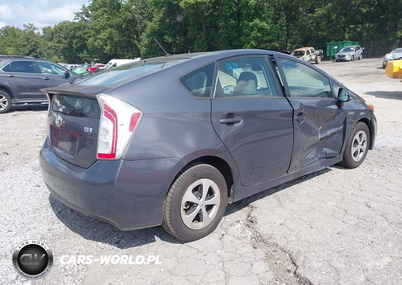 2013 Toyota Prius Two VIN:JTDKN3DU5D5675151 - 4