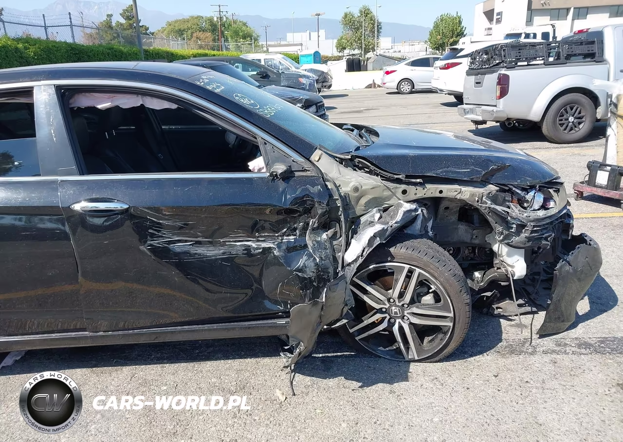2017 Honda Accord Sport VIN:1HGCR2F53HA009123 - 17