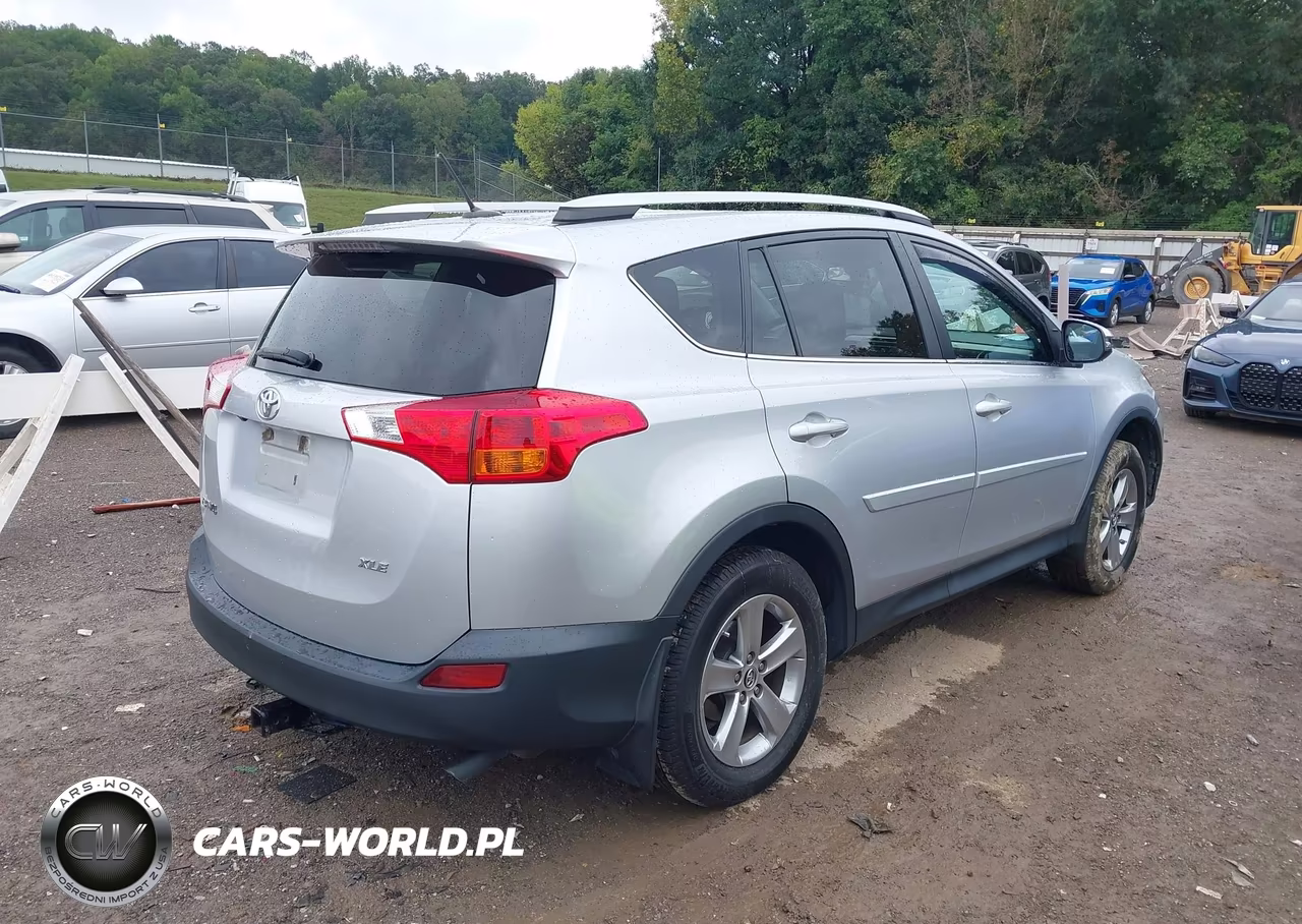 2015 Toyota Rav4 Xle VIN:2T3WFREV9FW215494 - 4