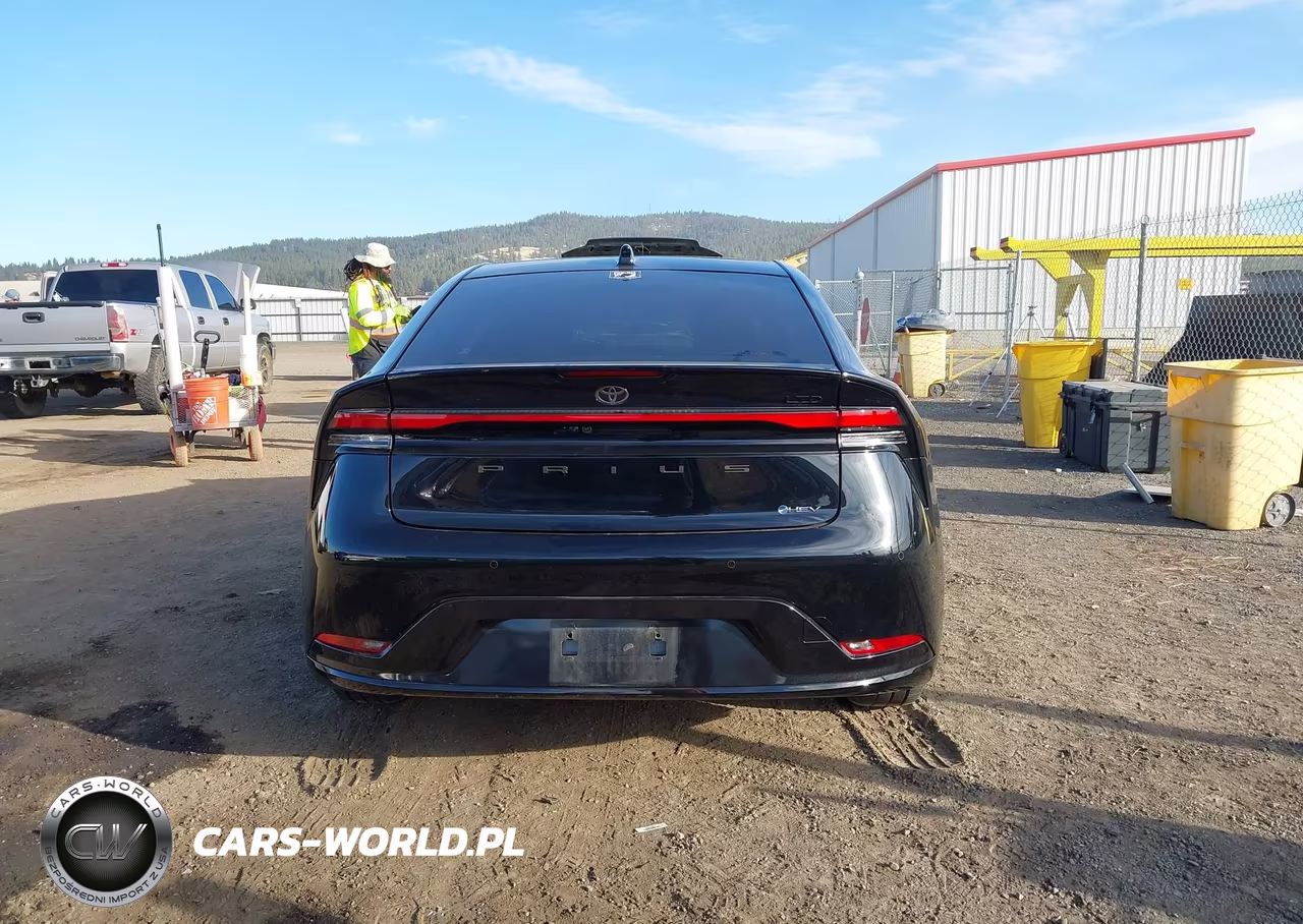 2025 Toyota Prius Limited Awd-E VIN:JTDADABU3S3027404 - 17