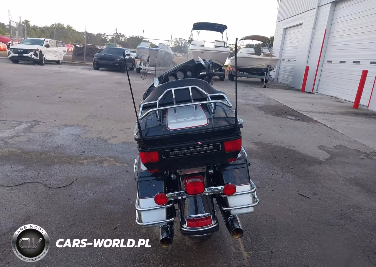 2010 Harley-Davidson Flhtcu VIN:1HD1FC410AB672765 - 6