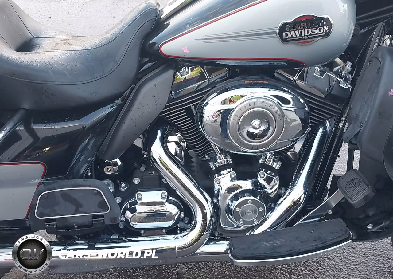 2010 Harley-Davidson Flhtcu VIN:1HD1FC410AB672765 - 8