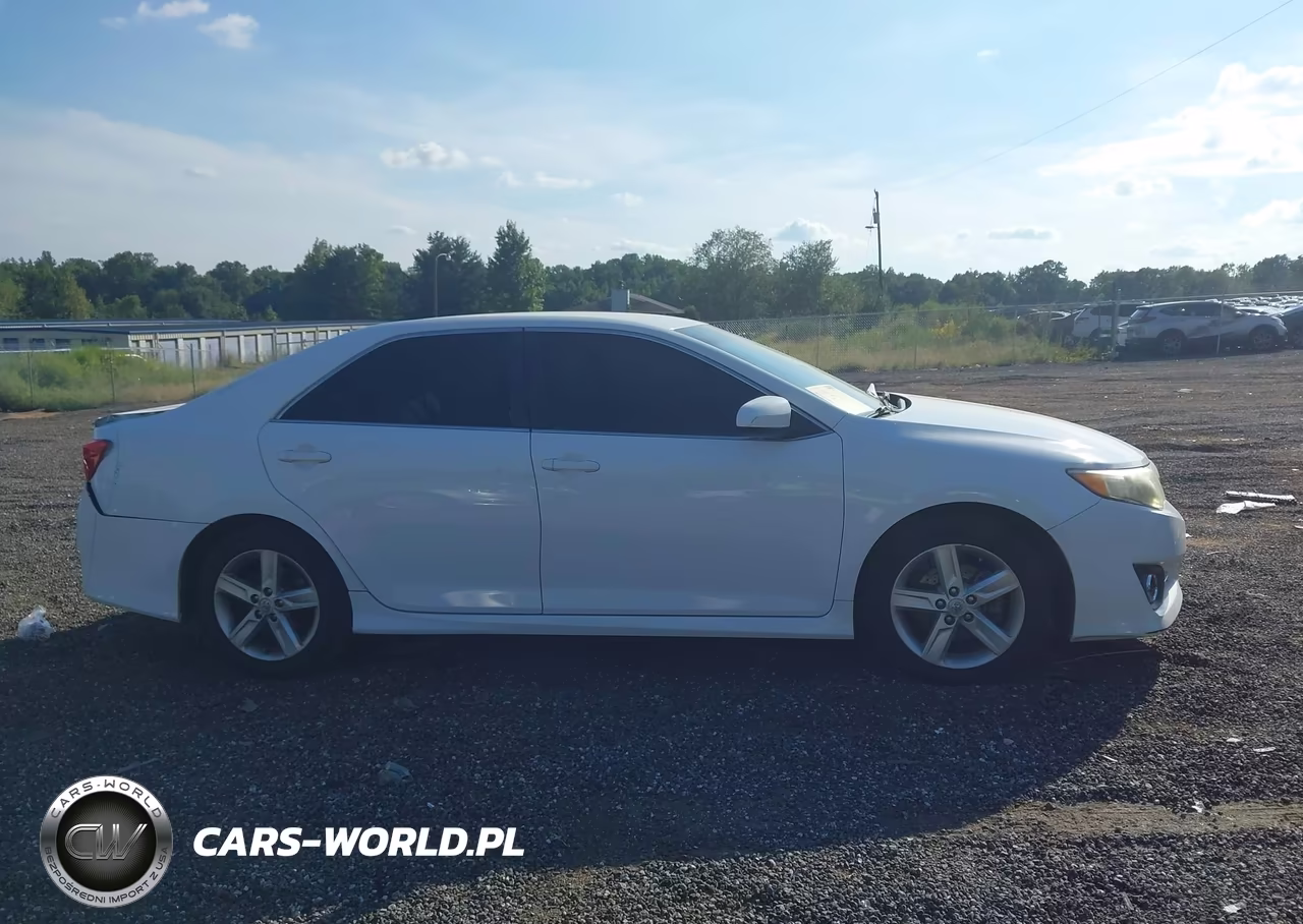 2013 Toyota Camry Se VIN:4T1BF1FK8DU264065 - 13