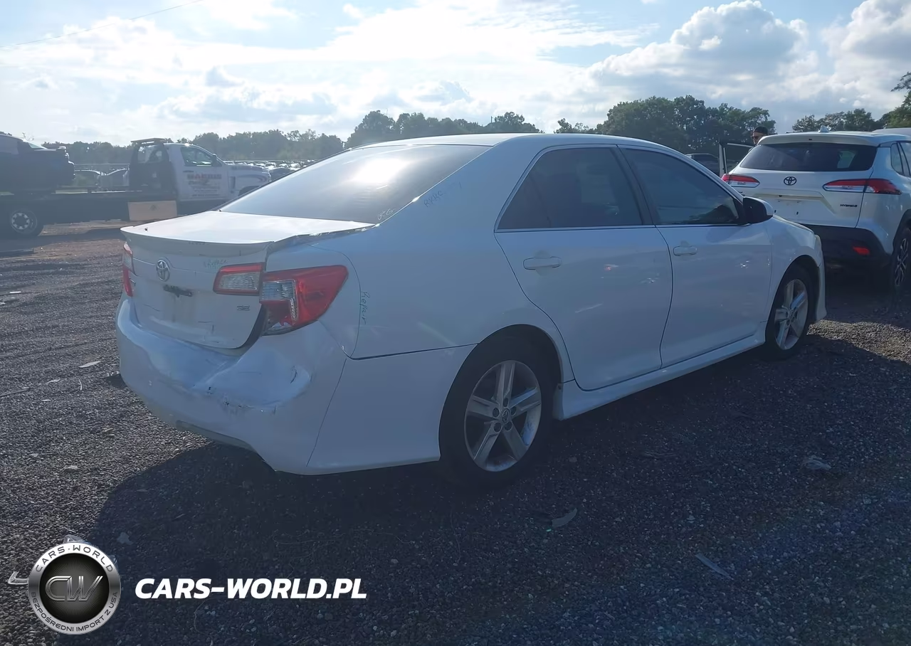 2013 Toyota Camry Se VIN:4T1BF1FK8DU264065 - 4