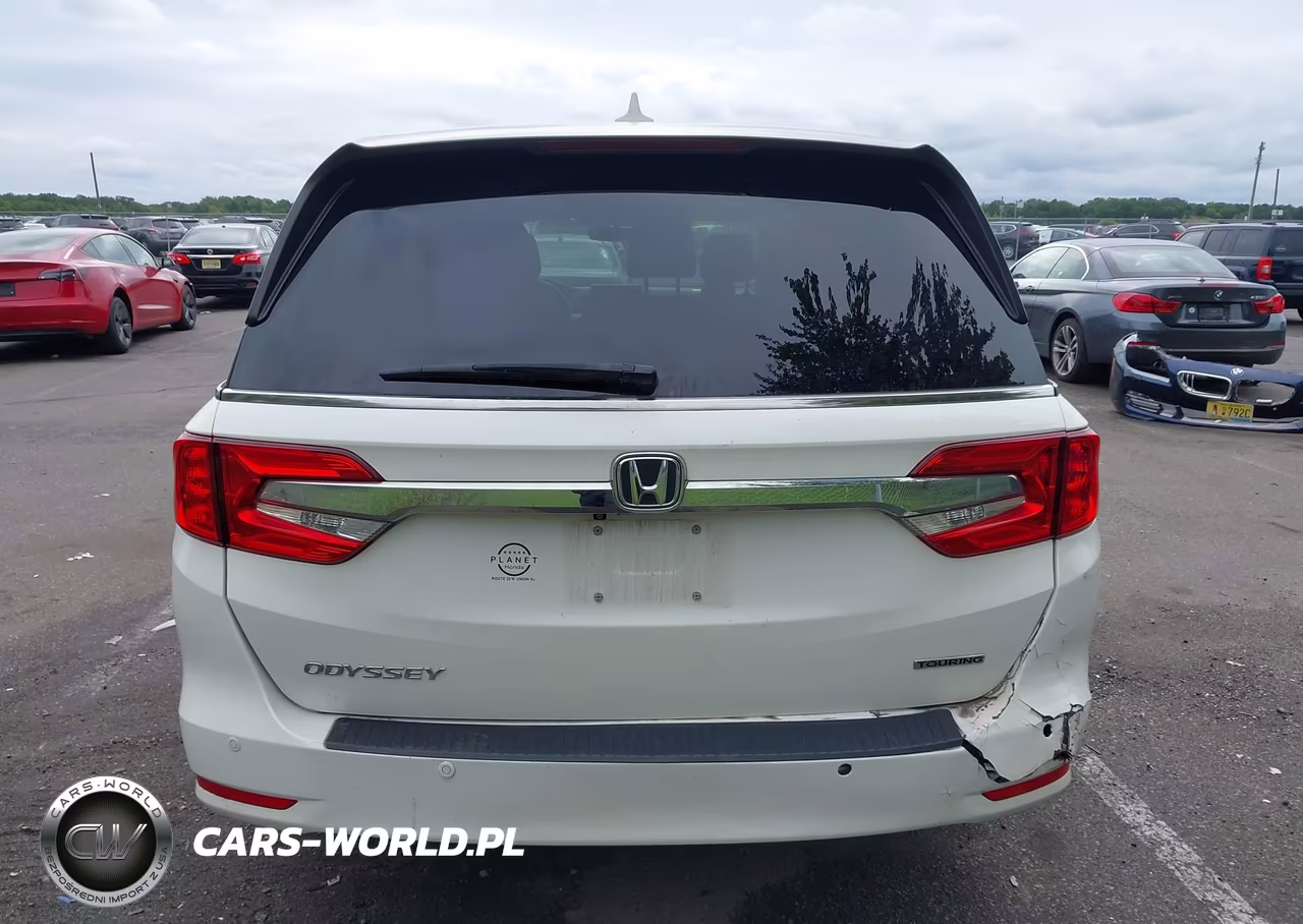 2019 Honda Odyssey Touring VIN:5FNRL6H81KB030611 - 14