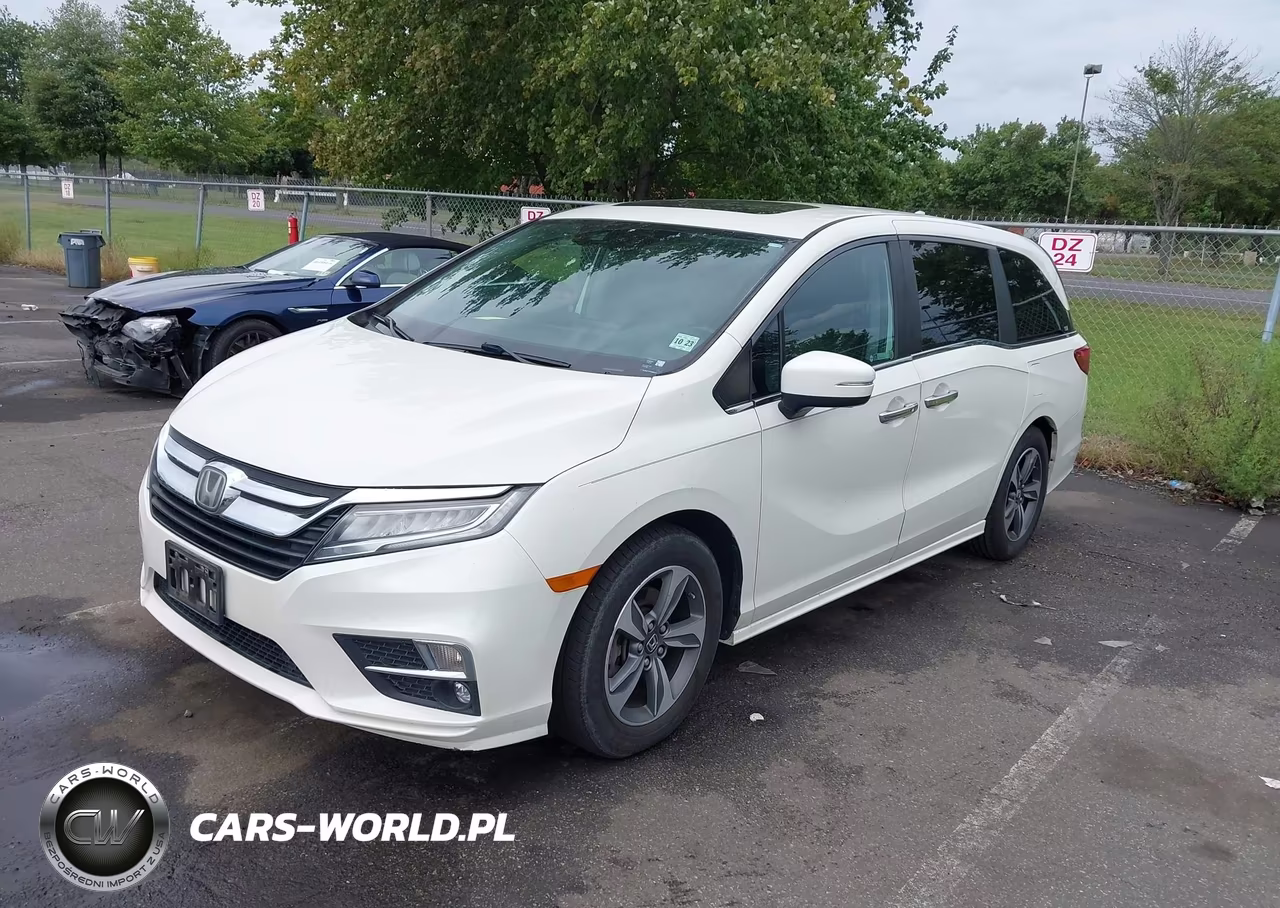 2019 Honda Odyssey Touring VIN:5FNRL6H81KB030611 - 2