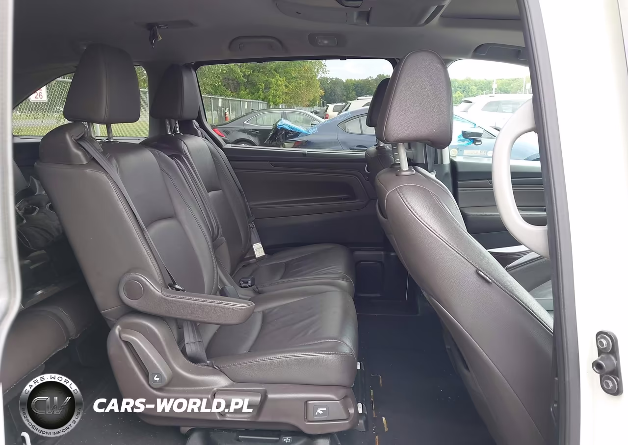 2019 Honda Odyssey Touring VIN:5FNRL6H81KB030611 - 8