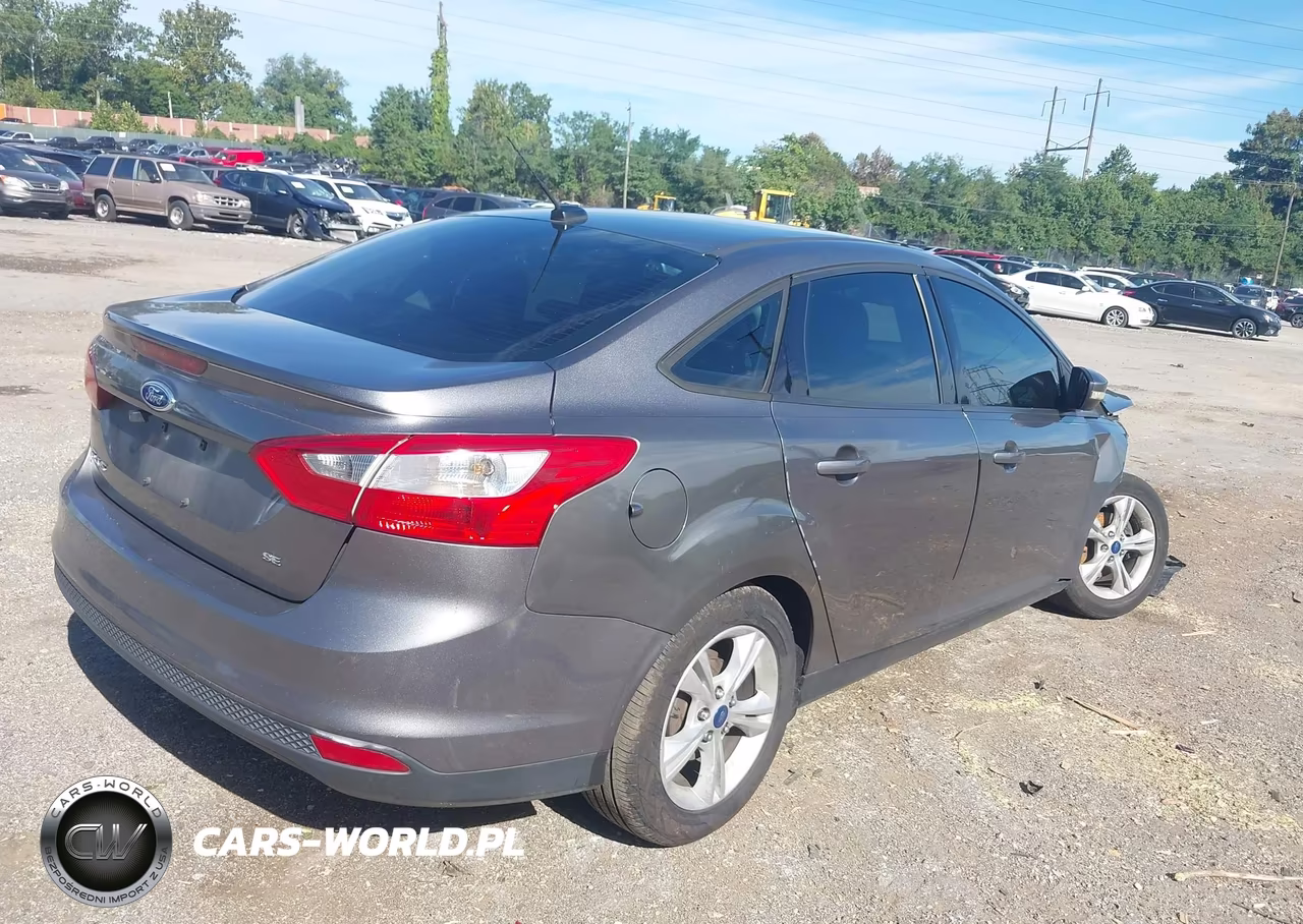 2014 Ford Focus Se VIN:1FADP3F2XEL353140 - 4