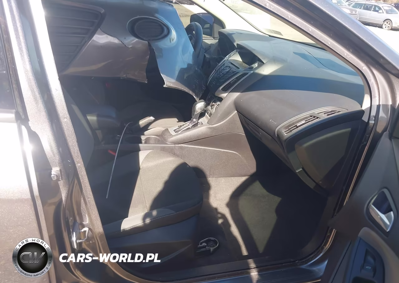 2014 Ford Focus Se VIN:1FADP3F2XEL353140 - 5