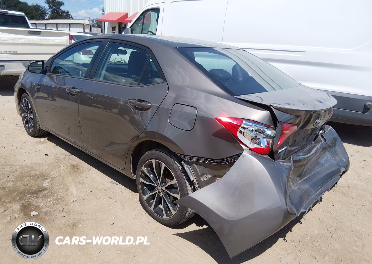 2017 Toyota Corolla Se VIN:2T1BURHE5HC833618 - 3