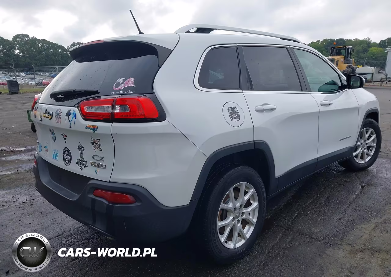 2014 Jeep Cherokee Latitude VIN:1C4PJMCS9EW252141 - 4