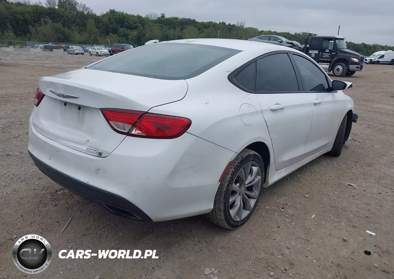 2015 Chrysler 200 S VIN:1C3CCCBB1FN621963 - 4