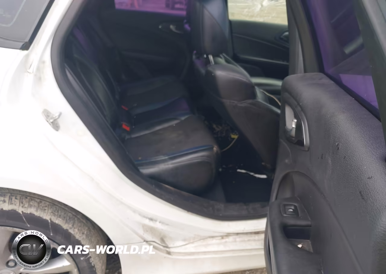 2015 Chrysler 200 S VIN:1C3CCCBB1FN621963 - 8