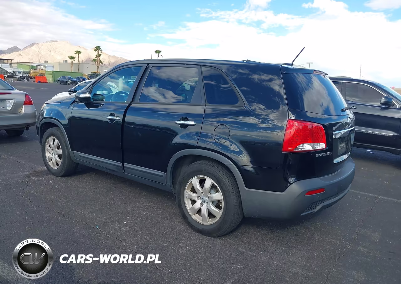 2013 Kia Sorento Lx VIN:5XYKT3A64DG392971 - 3