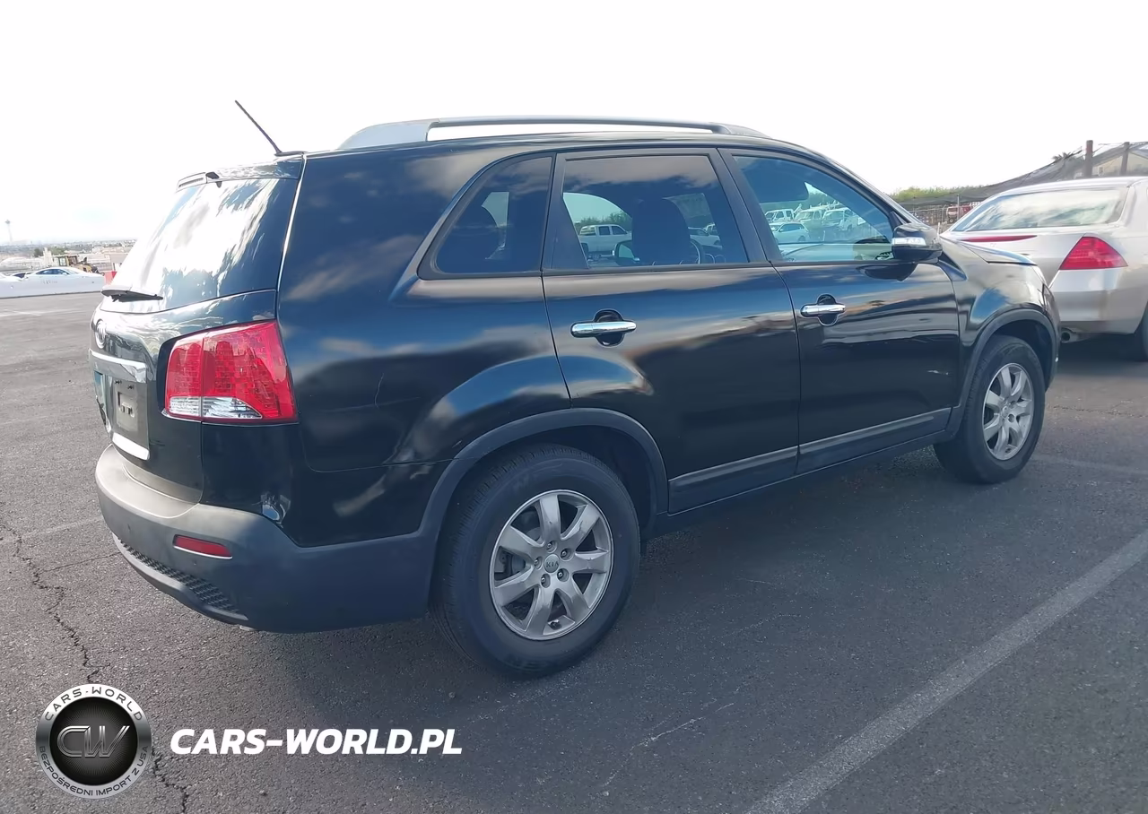 2013 Kia Sorento Lx VIN:5XYKT3A64DG392971 - 4
