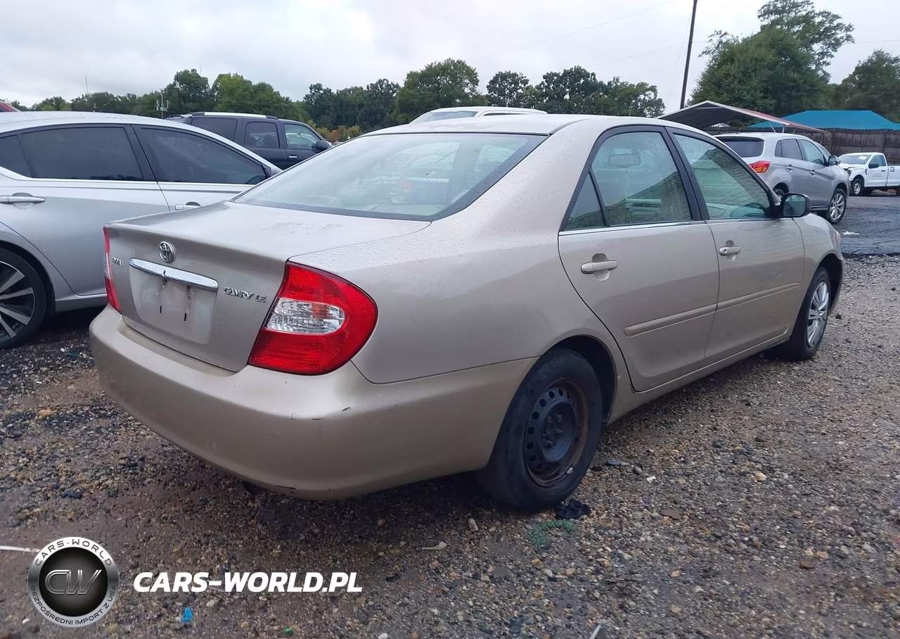 2003 Toyota Camry Le VIN:4T1BE32KX3U781094 - 4