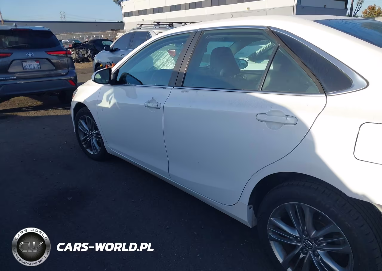 2015 Toyota Camry Se VIN:4T1BF1FK1FU047301 - 14