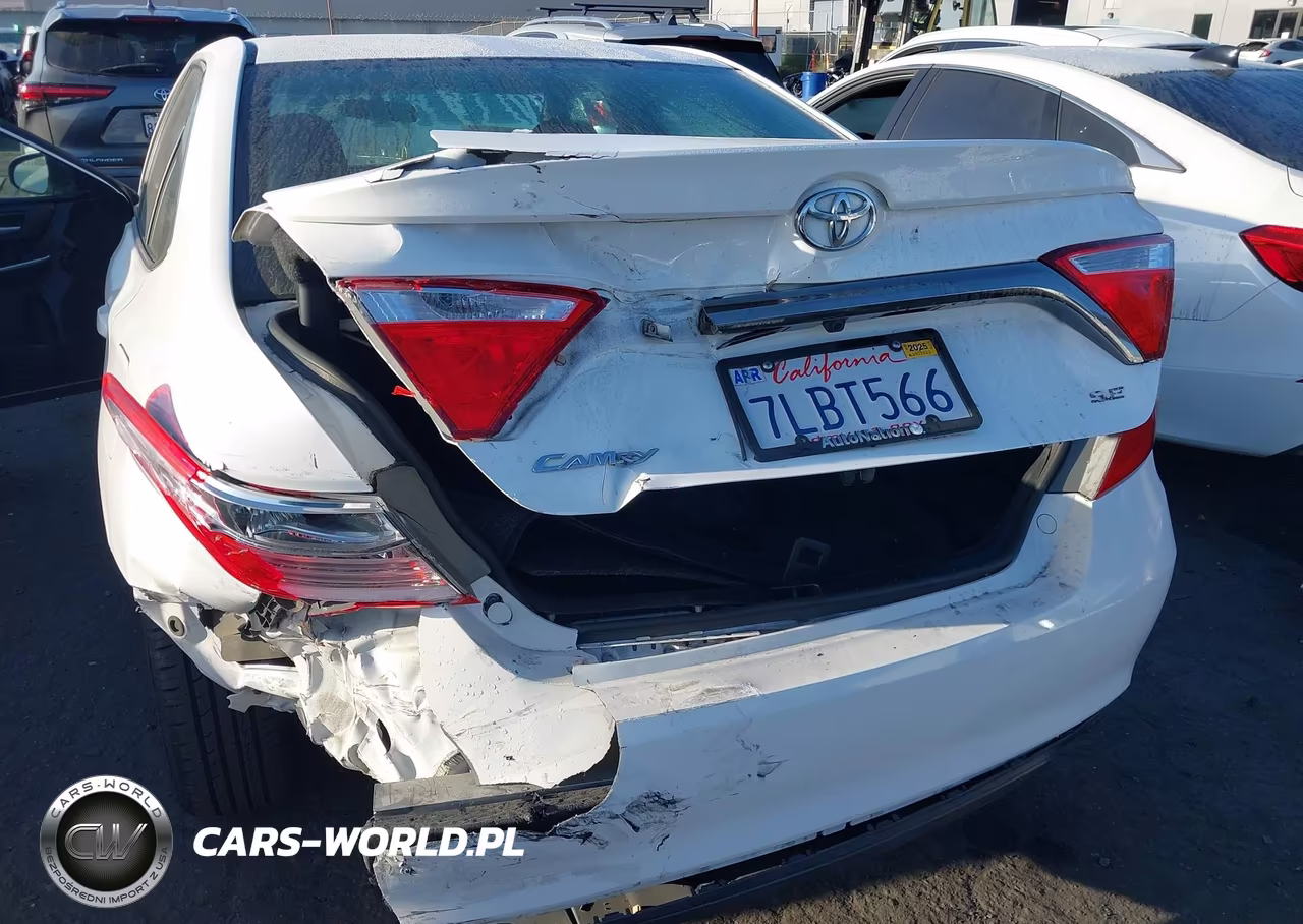 2015 Toyota Camry Se VIN:4T1BF1FK1FU047301 - 17